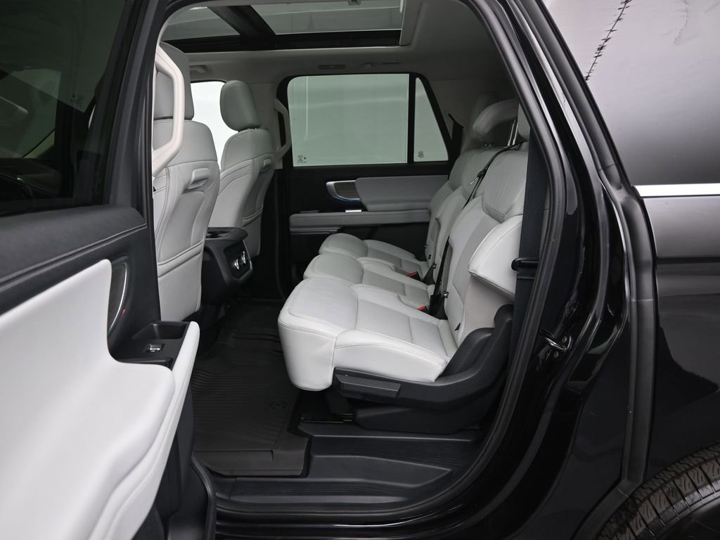 Certified 2025 Ford Expedition Max Platinum image 48