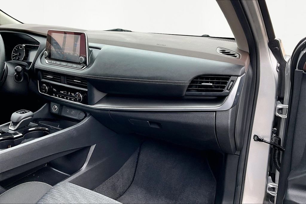 Used 2023 Nissan Rogue SV AWD/4WD image 17