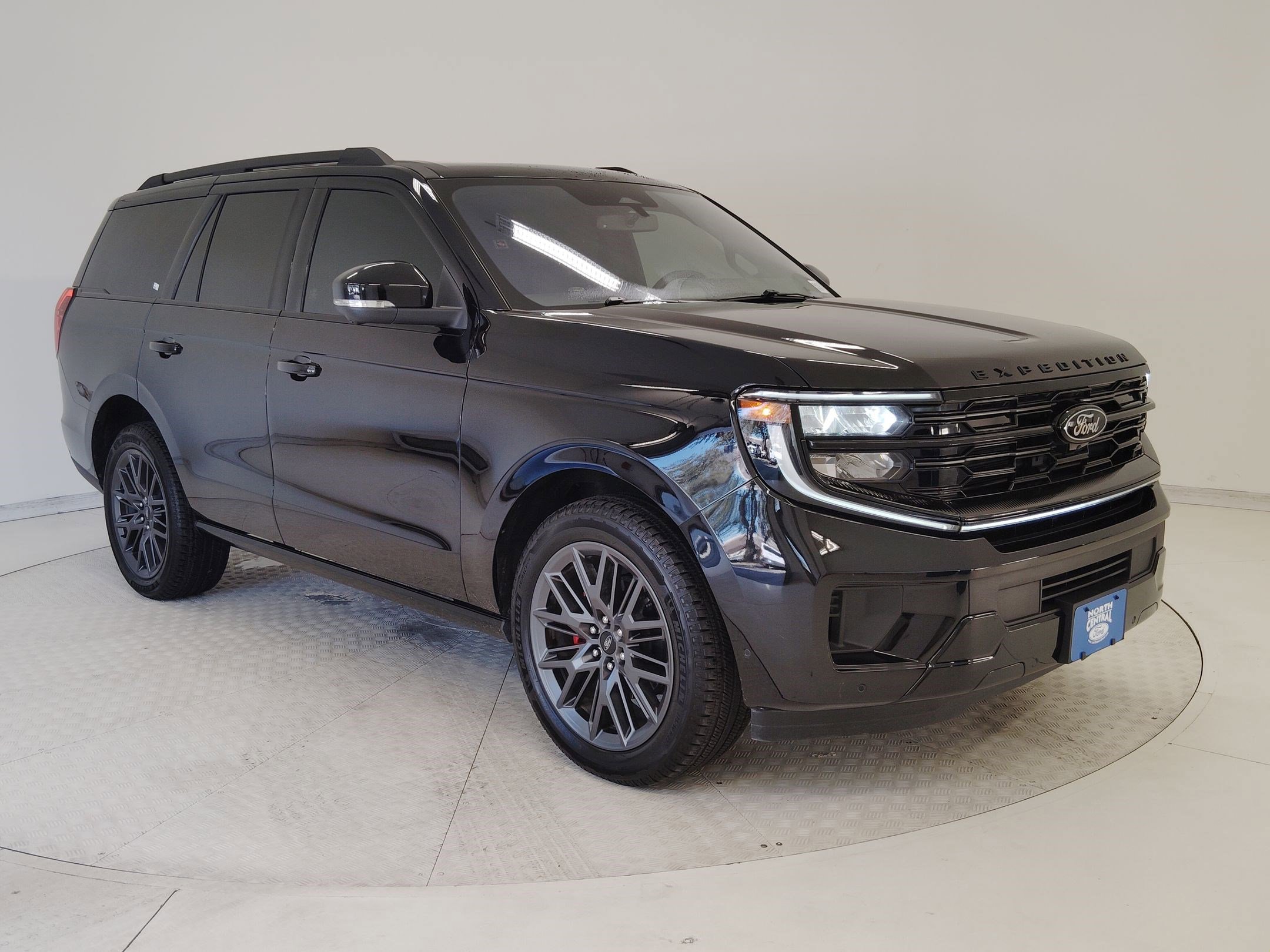 Certified 2025 Ford Expedition Platinum w/ Stealth Performance Package image 7