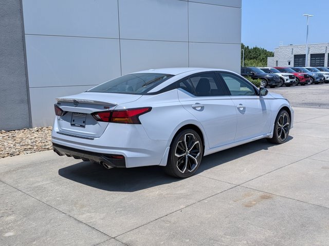 Used 2023 Nissan Altima 2.5 SR w/ SR Premium Package FWD image 4