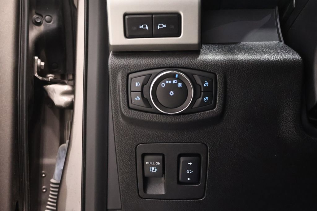 Certified 2018 Ford F150 Lariat image 30