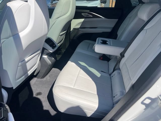 Used 2024 Cadillac Lyriq Sport AWD/4WD image 23