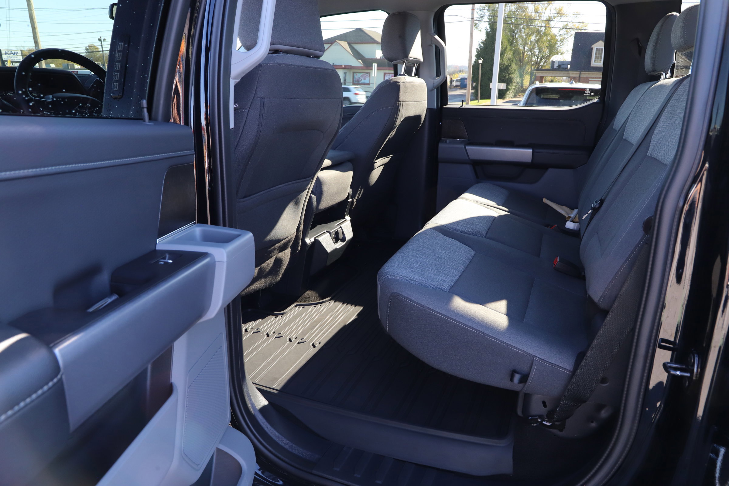 Certified 2022 Ford F150 XLT w/ Equipment Group 301A Mid image 17