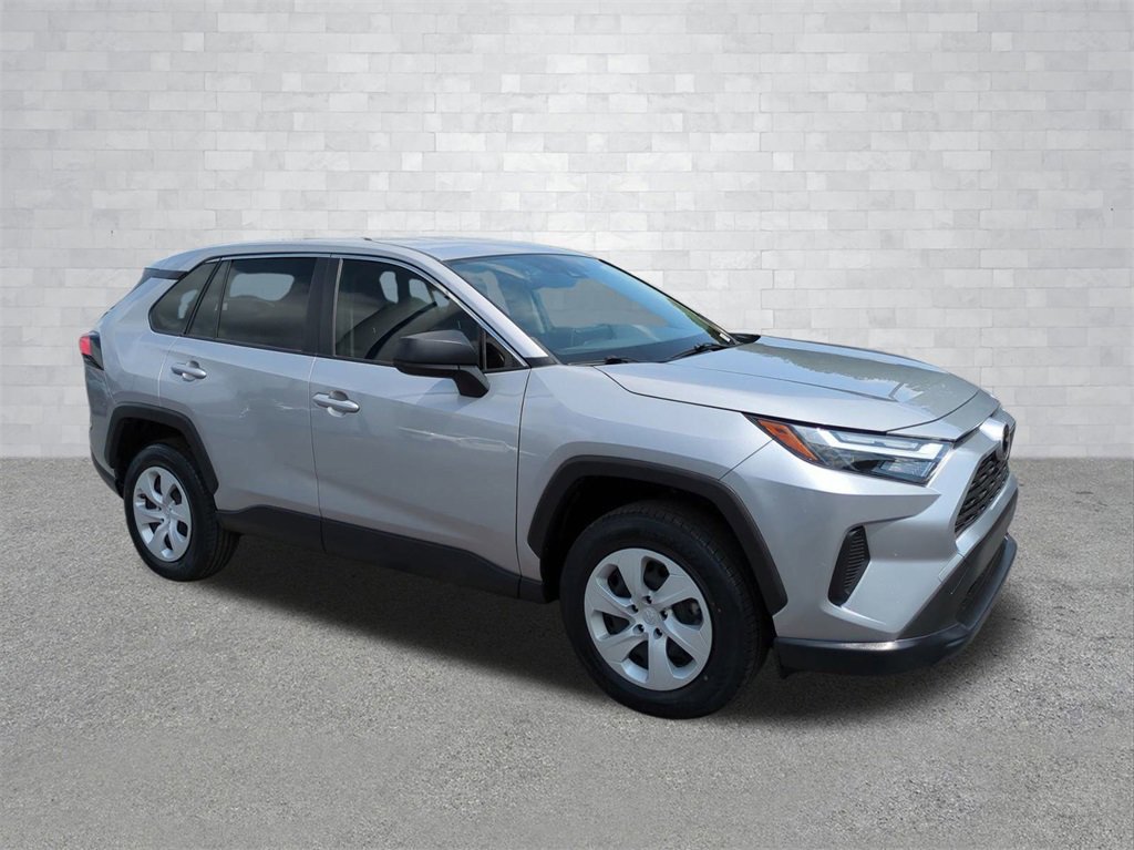Used 2023 Toyota RAV4 LE image 8
