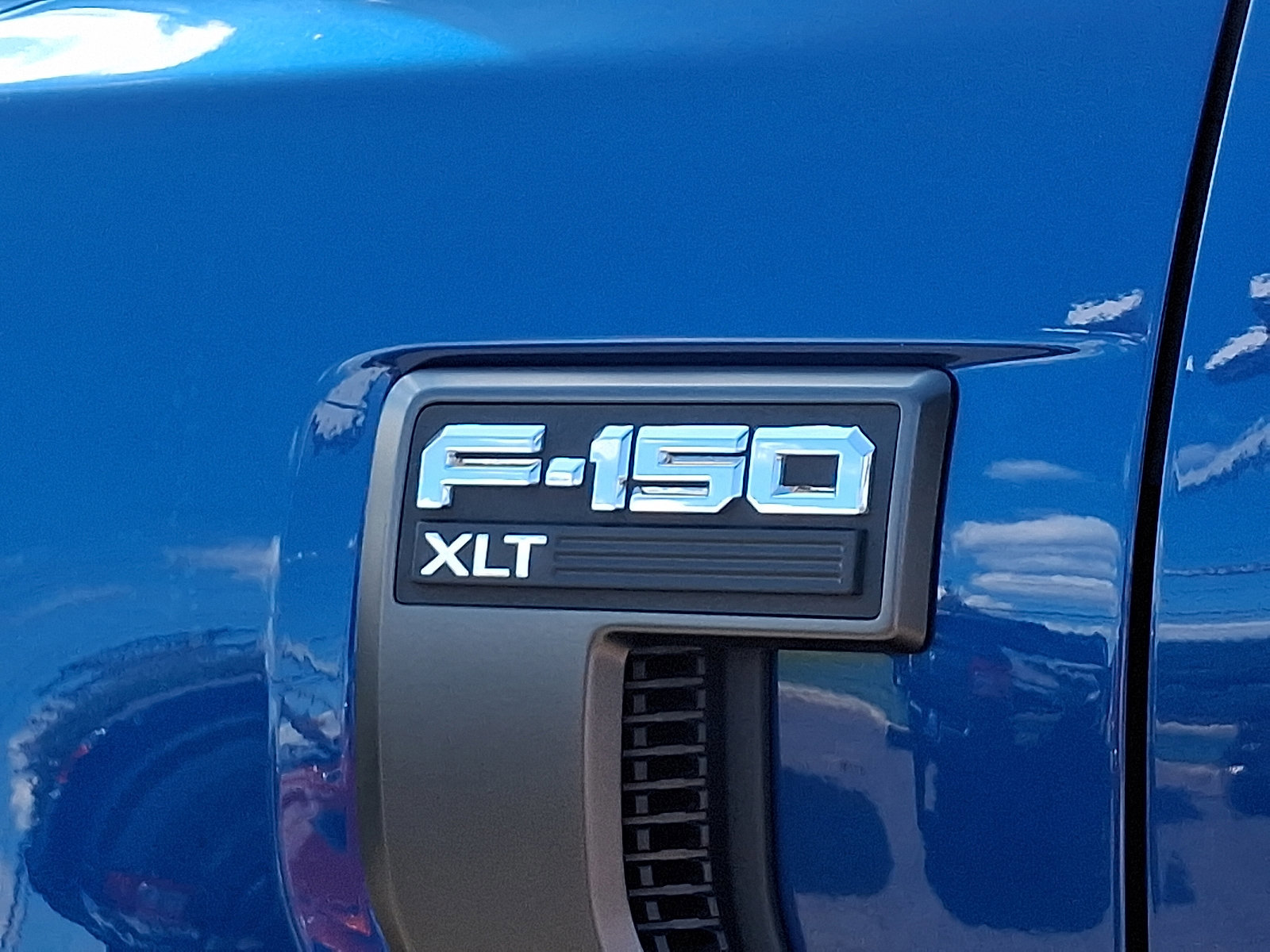 Certified 2022 Ford F150 XLT w/ Equipment Group 302A High image 31