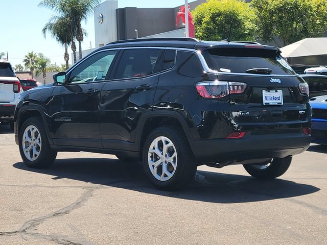 Used 2024 Jeep Compass Latitude AWD/4WD image 2