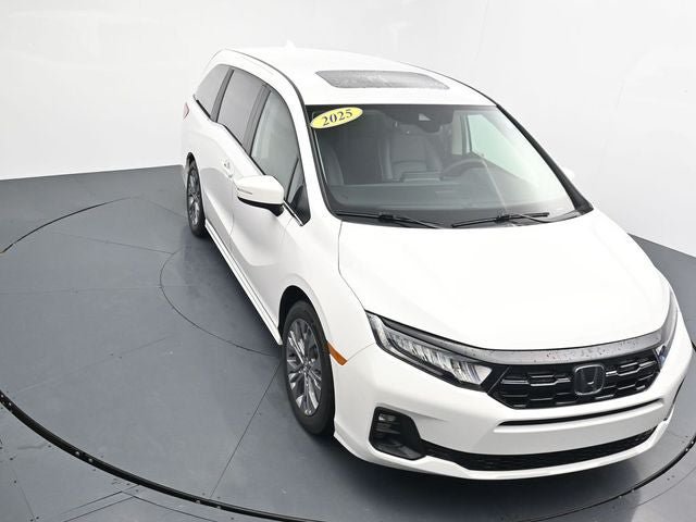 Used 2025 Honda Odyssey Touring image 18
