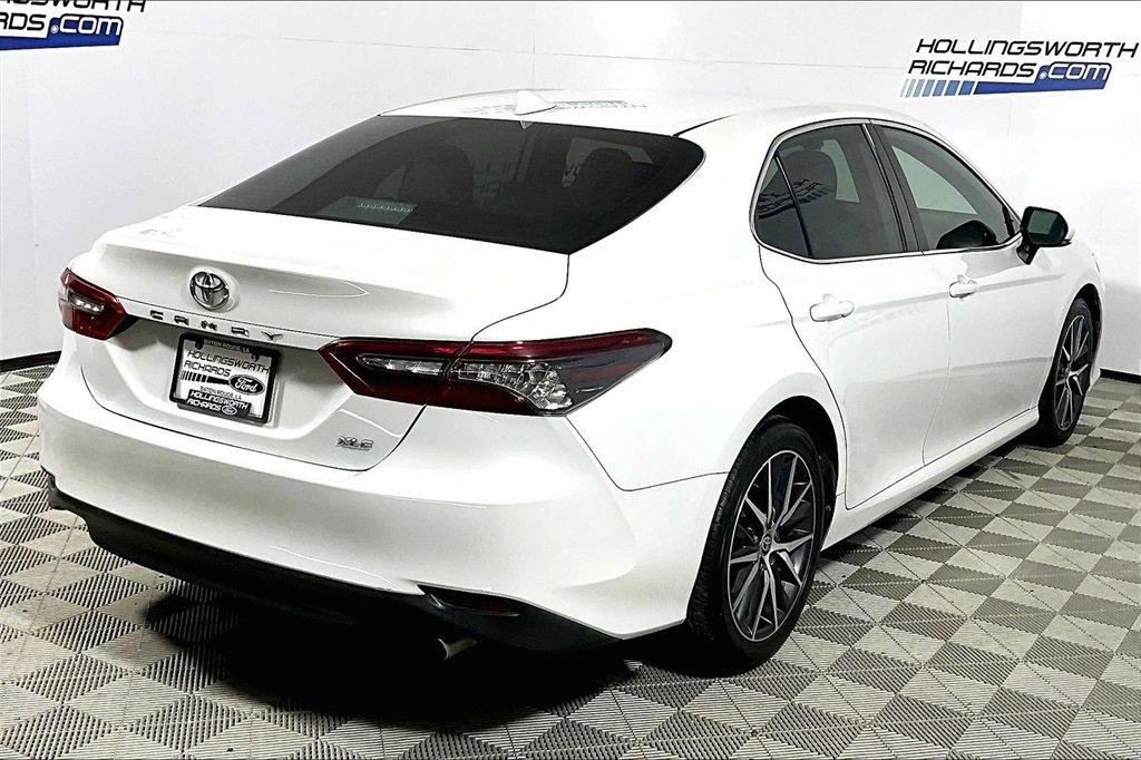 Used 2021 Toyota Camry XLE image 9
