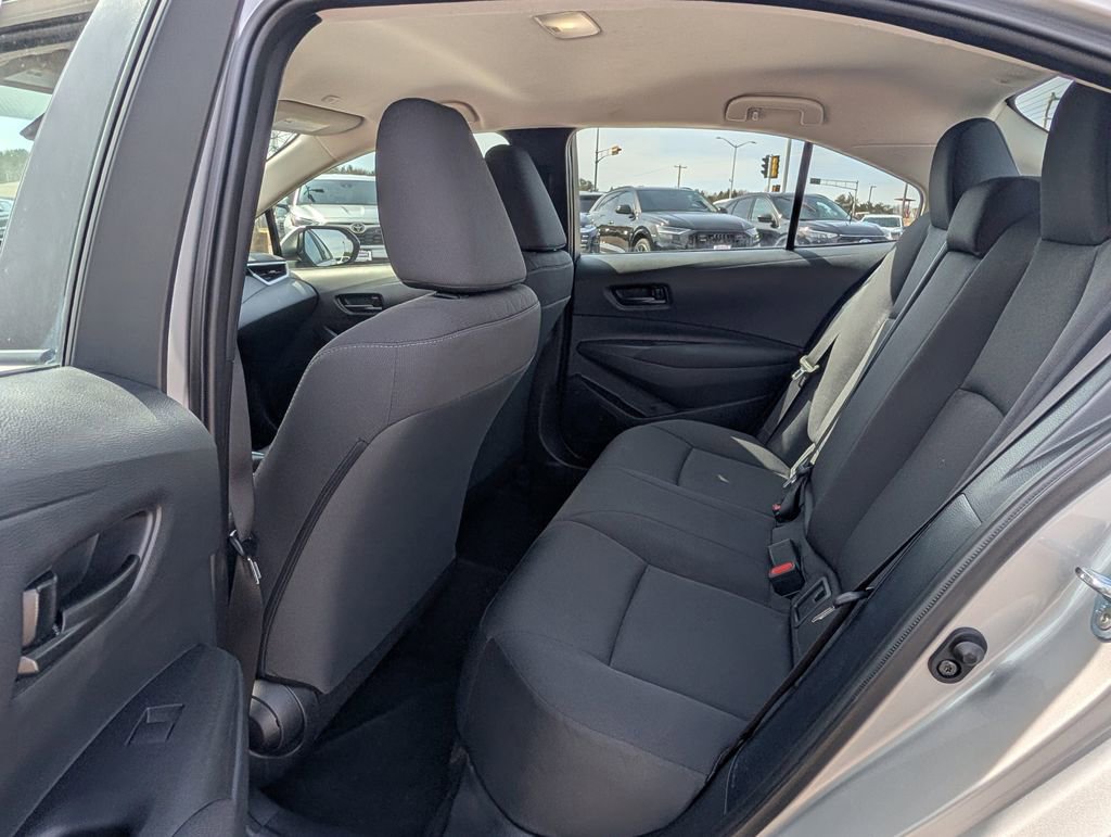 Used 2025 Toyota Corolla LE image 11