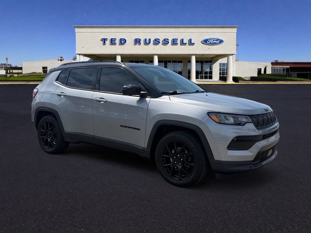 Used 2022 Jeep Compass Latitude w/ Convenience Group FWD image 3