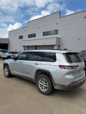Used 2025 Jeep Grand Cherokee L Laredo w/ Luxury Tech Group I AWD/4WD image 3