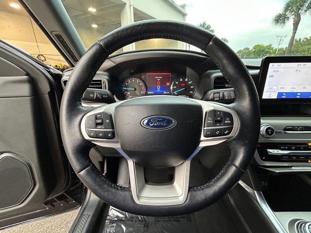 Certified 2022 Ford Explorer XLT w/ Equipment Group 202A RWD image 15