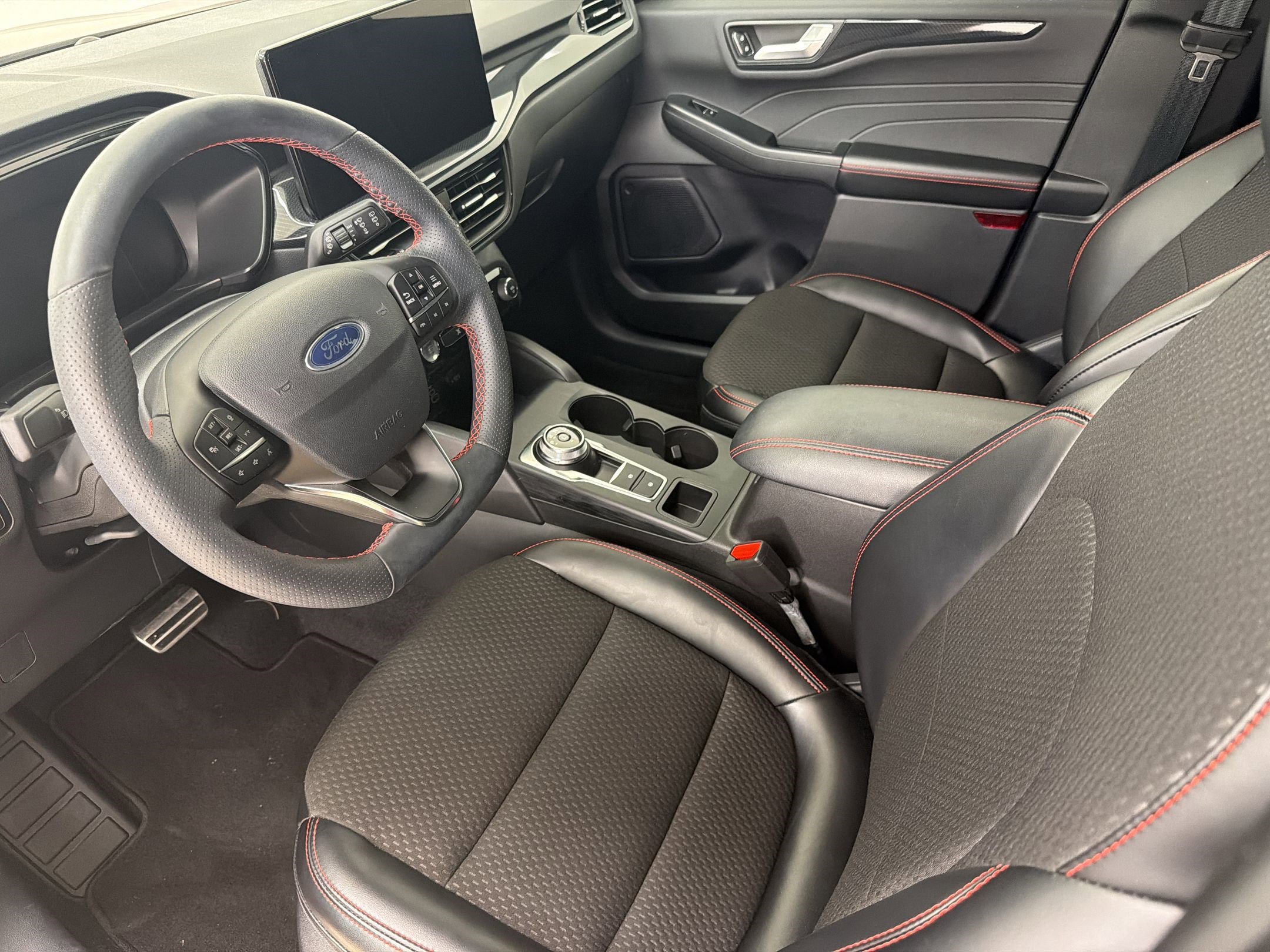 Certified 2024 Ford Escape ST-Line w/ Tech Pack #1 FWD image 19