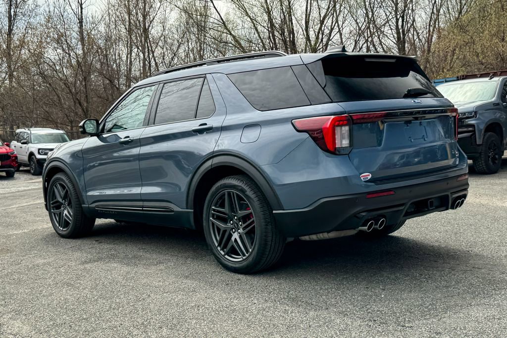 Certified 2025 Ford Explorer ST AWD/4WD image 5