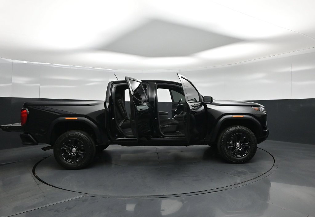 Used 2024 GMC Canyon Elevation RWD image 4