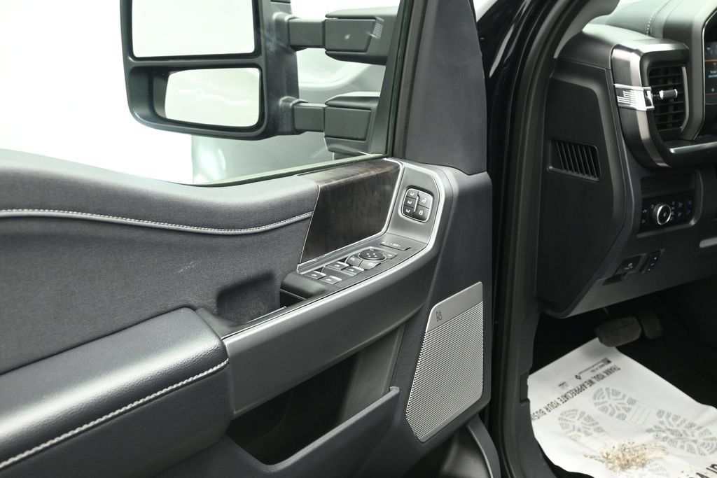 Certified 2025 Ford F250 Lariat AWD/4WD image 8