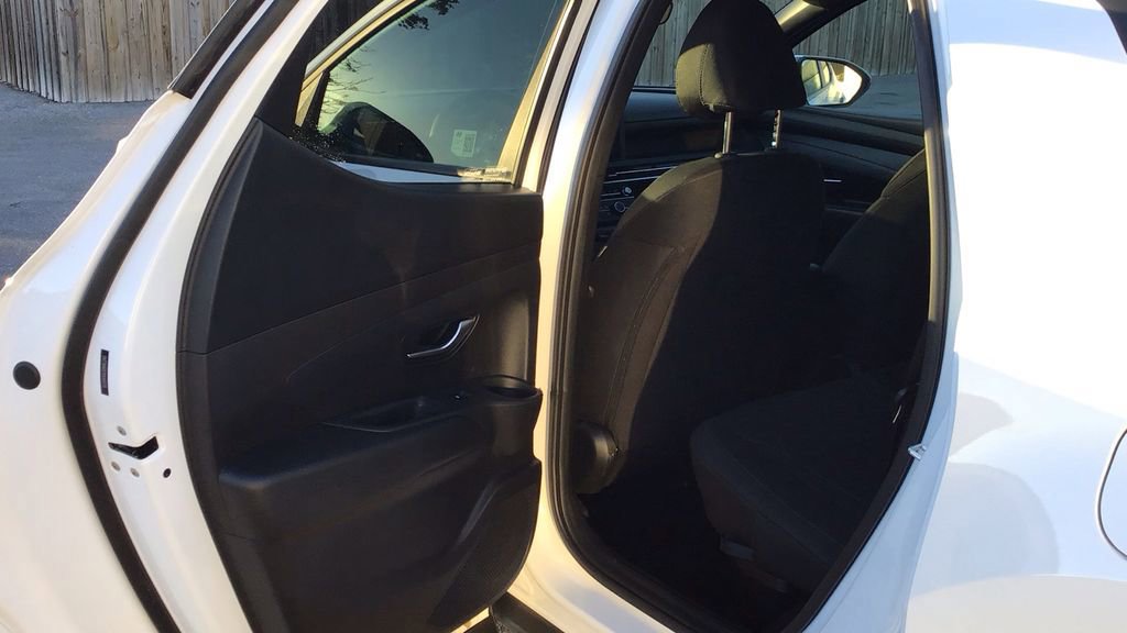 Used 2025 Hyundai Santa Cruz SE image 11