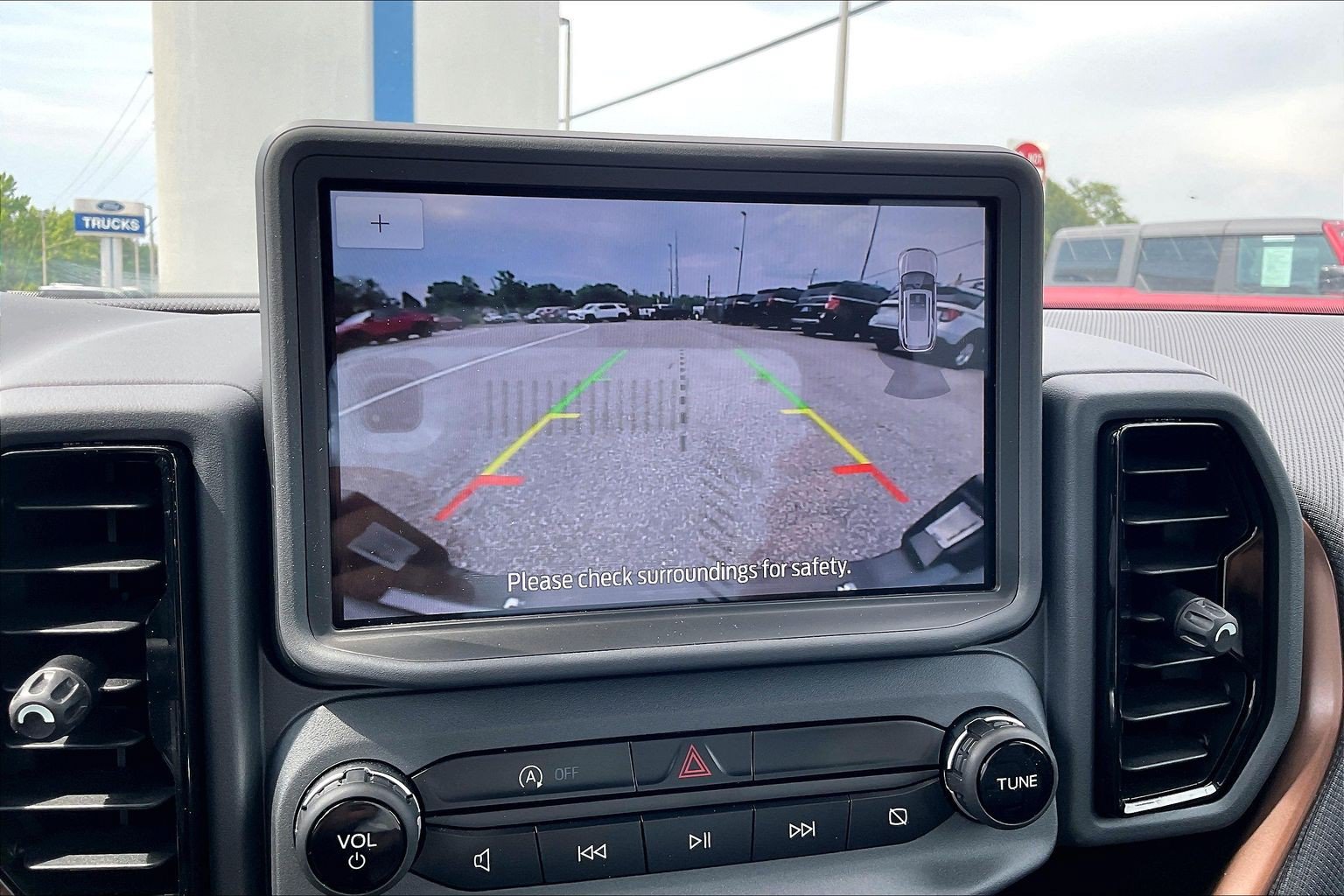 Certified 2024 Ford Bronco Sport Outer Banks w/ Tech Package AWD/4WD image 20