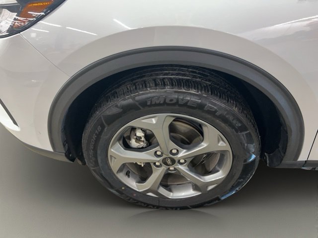 Certified 2025 Ford Escape ST-Line Select AWD/4WD image 13