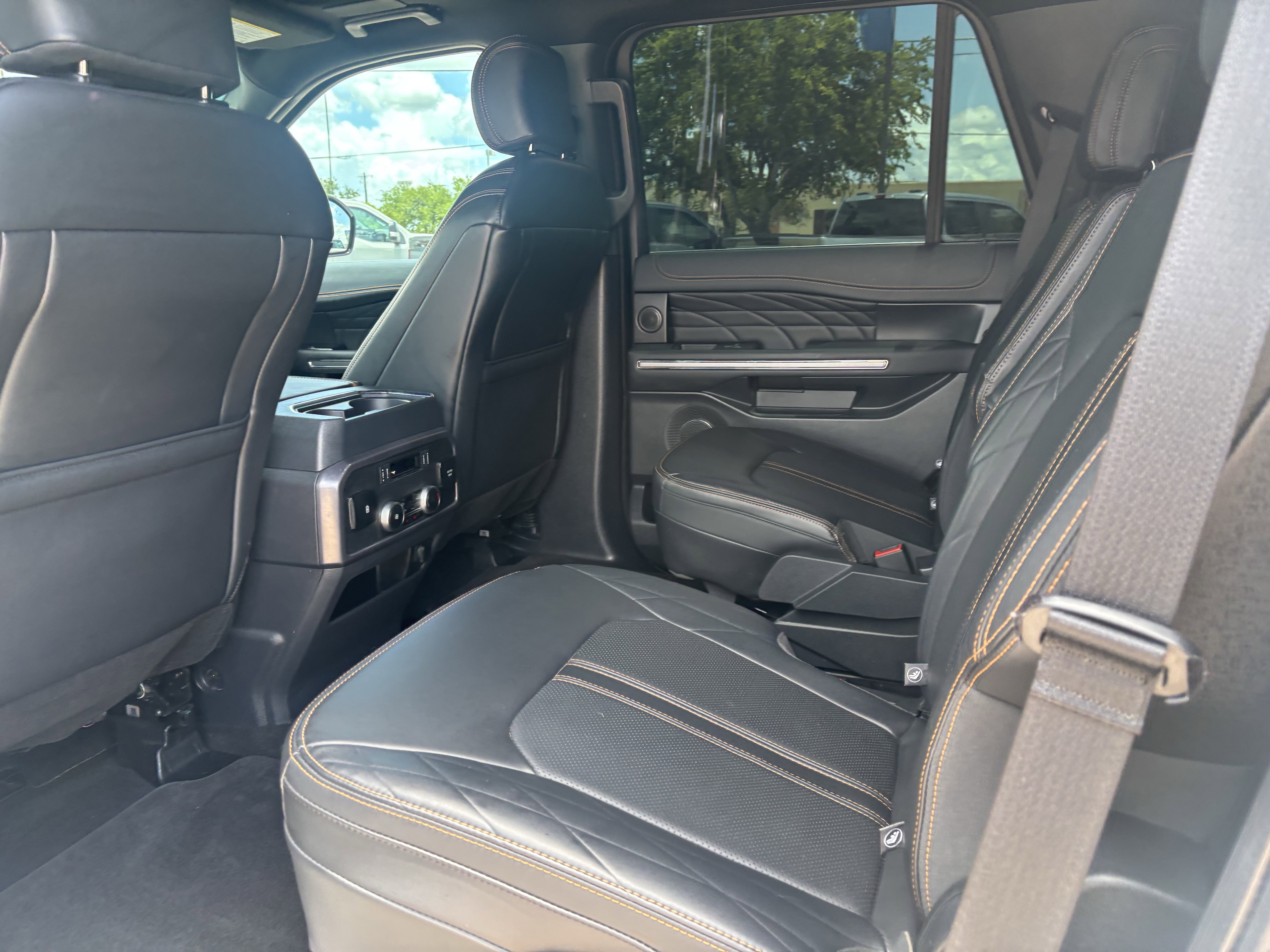 Certified 2024 Ford Expedition Platinum RWD image 14