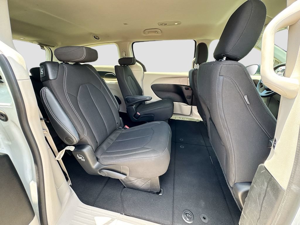 Used 2023 Chrysler Voyager LX FWD image 29