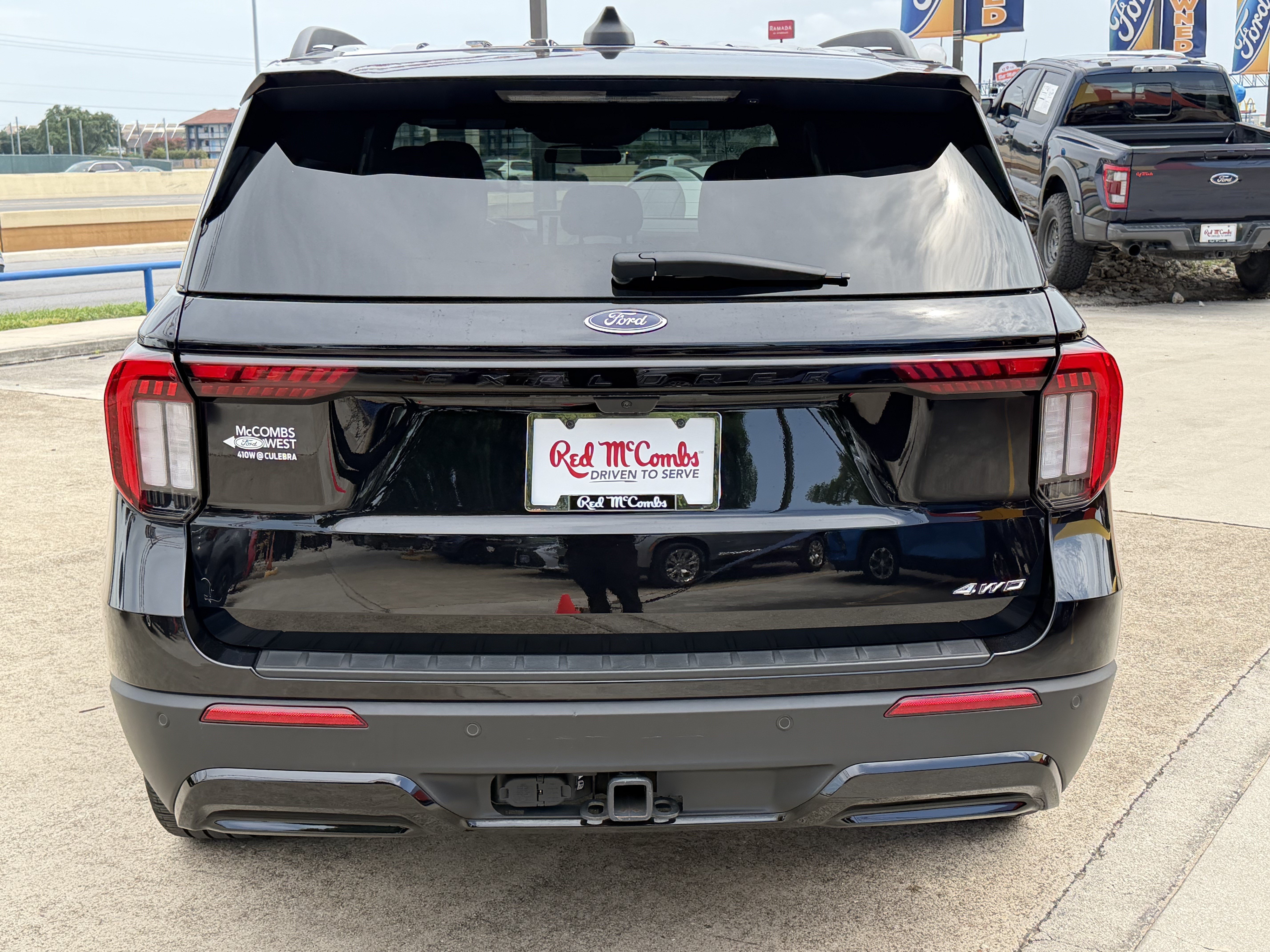 Certified 2025 Ford Explorer ST-Line w/ ST-Line Street Pack AWD/4WD image 5