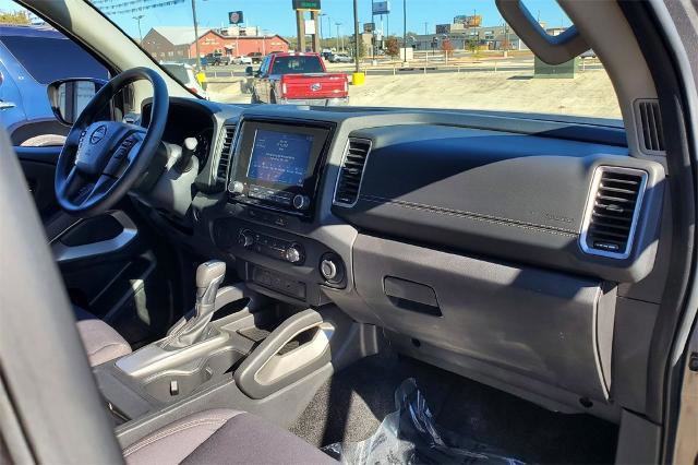 Used 2024 Nissan Frontier SV image 21