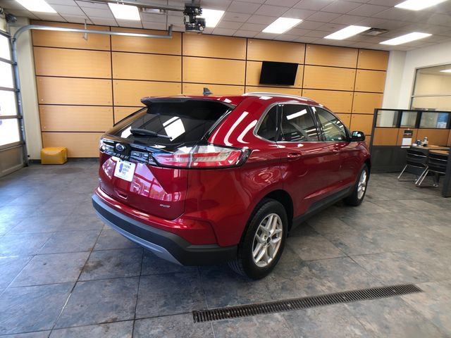 Certified 2024 Ford Edge SEL w/ Convenience Package AWD/4WD image 7