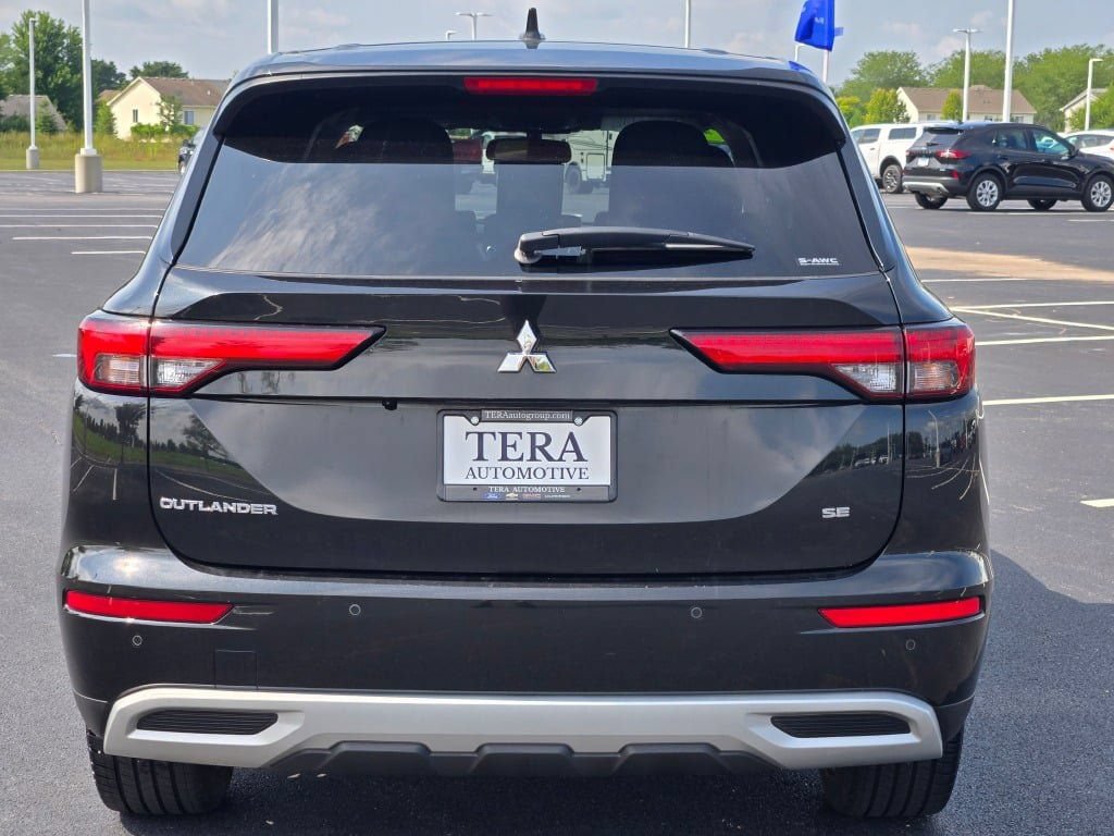 Used 2022 Mitsubishi Outlander SE AWD/4WD image 12