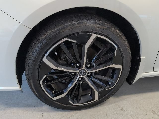 Used 2023 Nissan Altima 2.5 SR AWD/4WD image 9