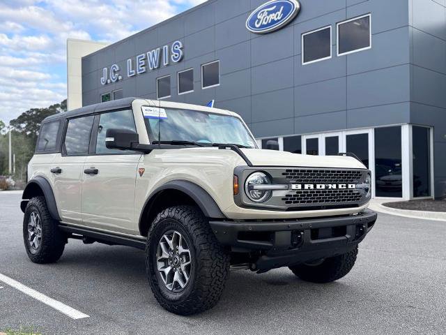 Certified 2025 Ford Bronco Badlands image 1