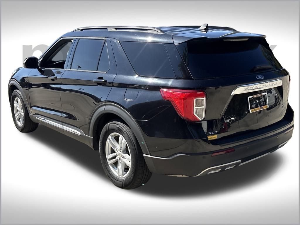 Certified 2023 Ford Explorer XLT w/ Equipment Group 202A image 9