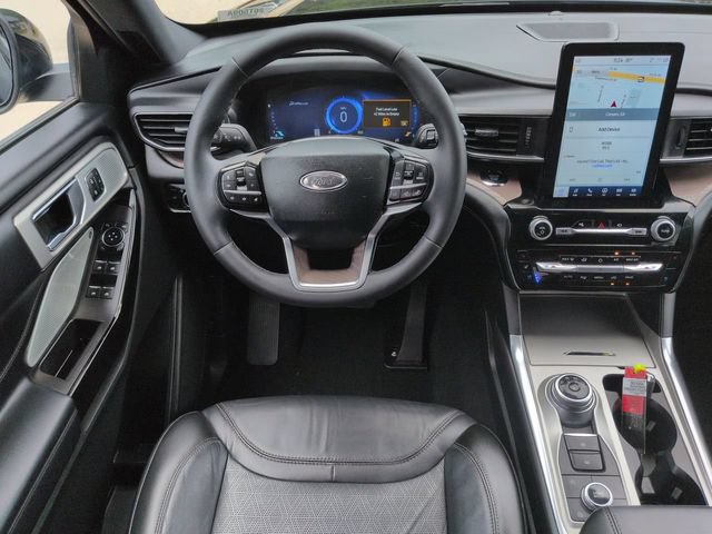 Certified 2023 Ford Explorer Platinum w/ Technology Package AWD/4WD image 19