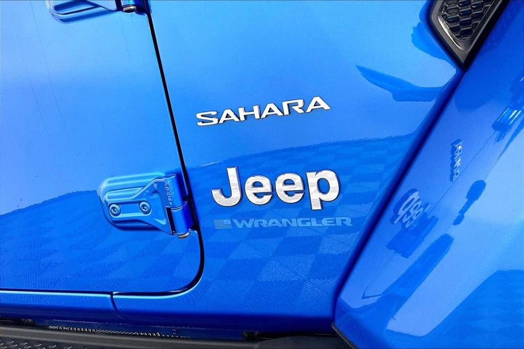 Used 2023 Jeep Wrangler Unlimited Sahara w/ Cold Weather Group AWD/4WD image 14