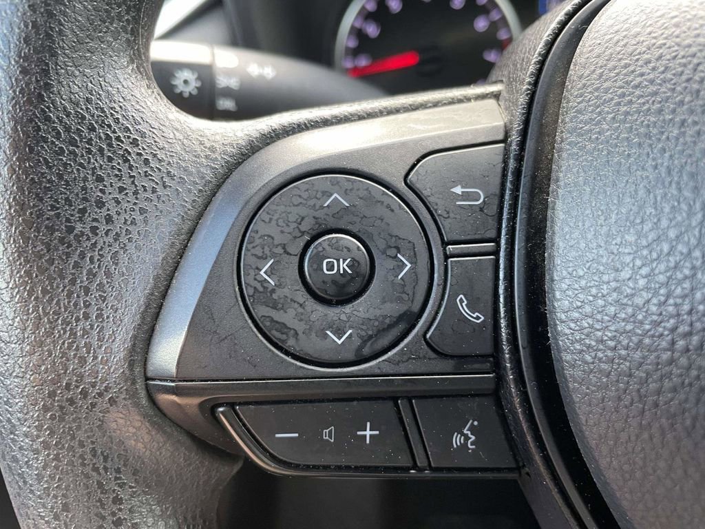 Used 2022 Toyota RAV4 LE image 24