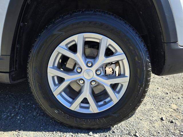 Used 2023 Jeep Grand Cherokee Limited AWD/4WD image 26