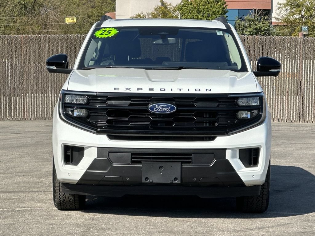 Certified 2025 Ford Expedition Active AWD/4WD image 8