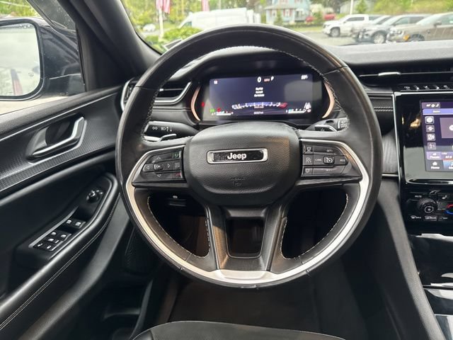 Used 2023 Jeep Grand Cherokee L Laredo AWD/4WD image 11