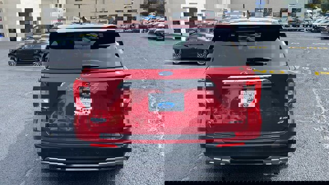 Certified 2022 Ford Explorer XLT w/ Equipment Group 202A image 4