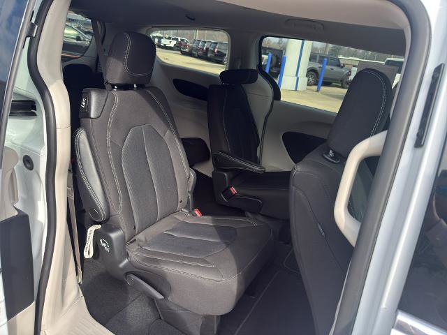 Used 2023 Chrysler Voyager LX FWD image 13