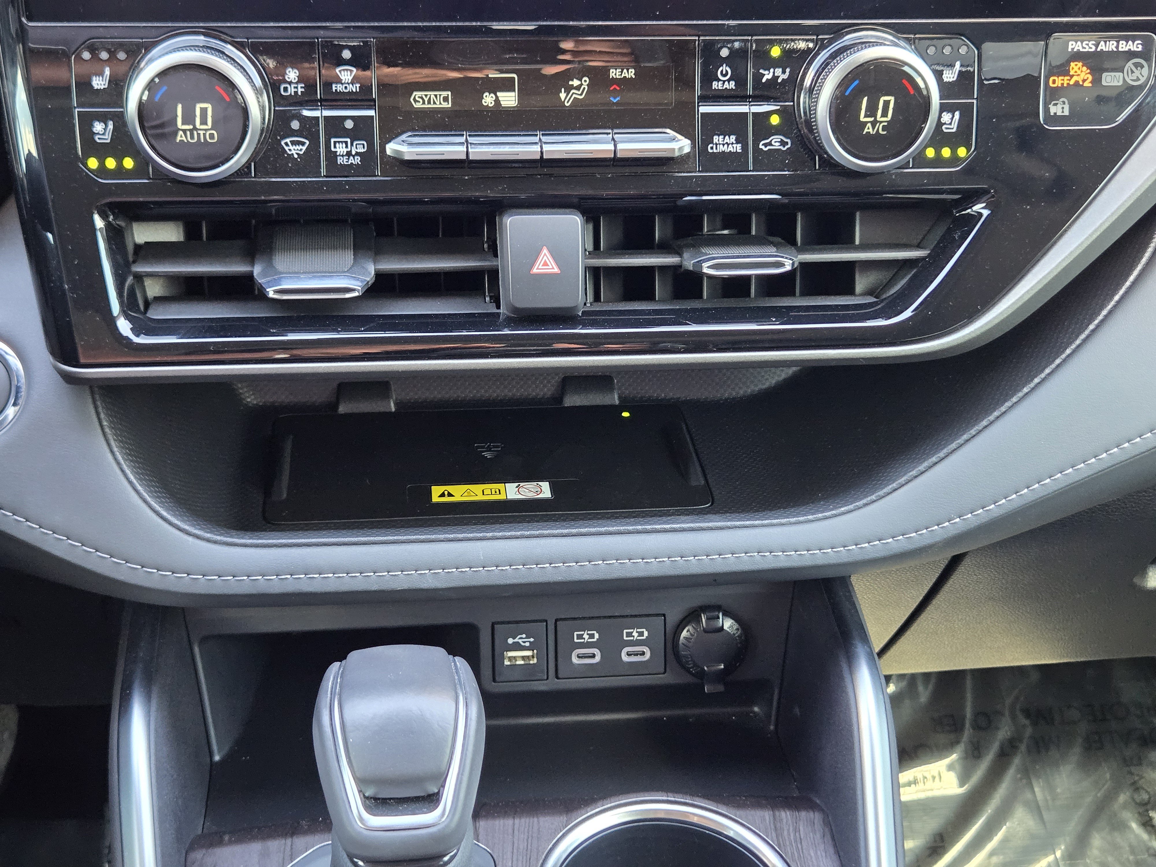 Used 2023 Toyota Highlander Limited FWD image 20