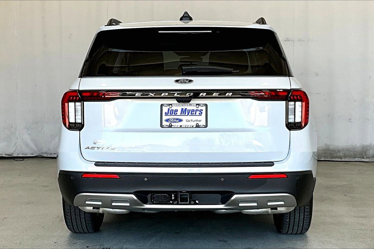 Certified 2026 Ford Explorer Active w/ Active Comfort Package image 3