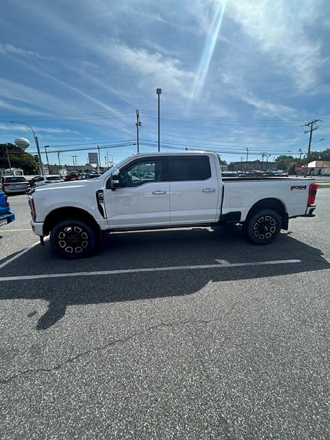 Certified 2024 Ford F250 Platinum w/ FX4 Off-Road Package AWD/4WD image 23