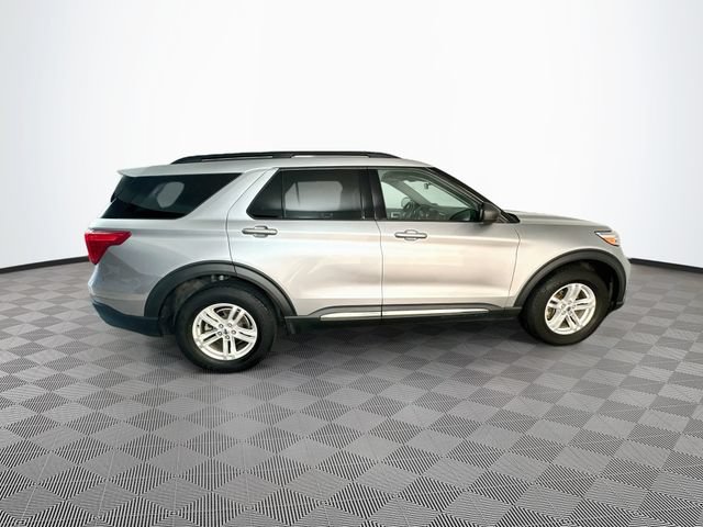 Certified 2022 Ford Explorer XLT w/ Equipment Group 202A AWD/4WD image 14
