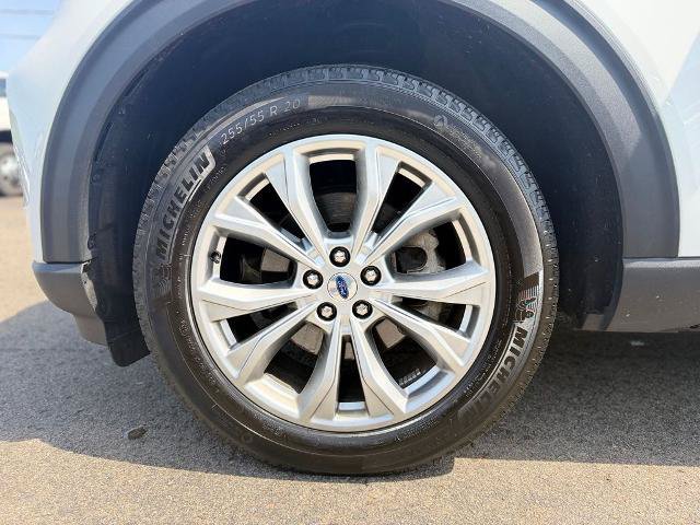 Certified 2023 Ford Explorer XLT w/ Equipment Group 202A AWD/4WD image 4