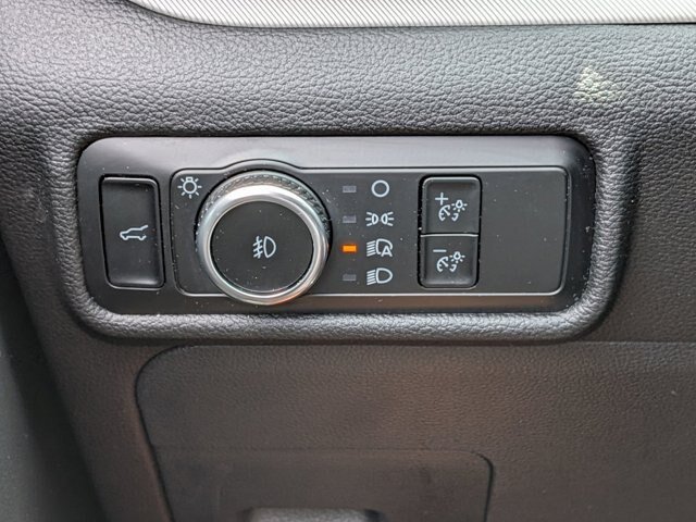 Certified 2023 Ford Explorer XLT w/ Equipment Group 202A RWD image 18