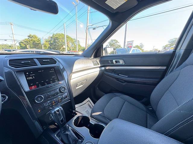 Certified 2018 Ford Explorer XLT w/ Equipment Group 201A AWD/4WD image 22