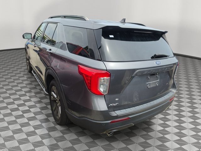 Certified 2021 Ford Explorer XLT w/ Equipment Group 202A RWD image 4