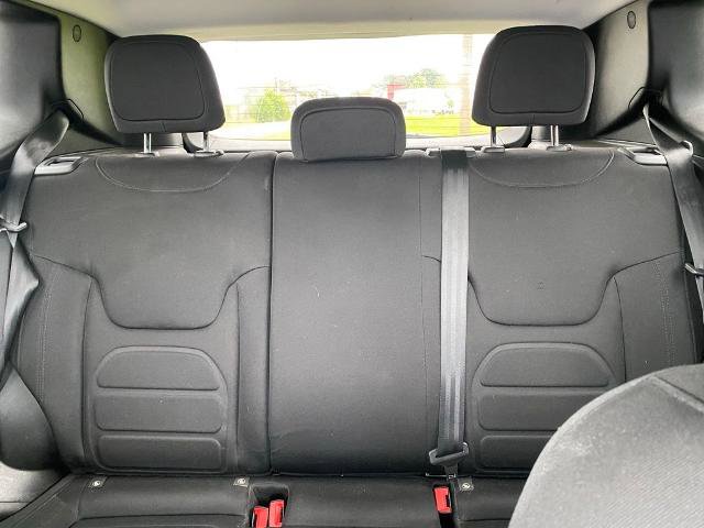 Used 2020 Jeep Renegade Latitude FWD image 25