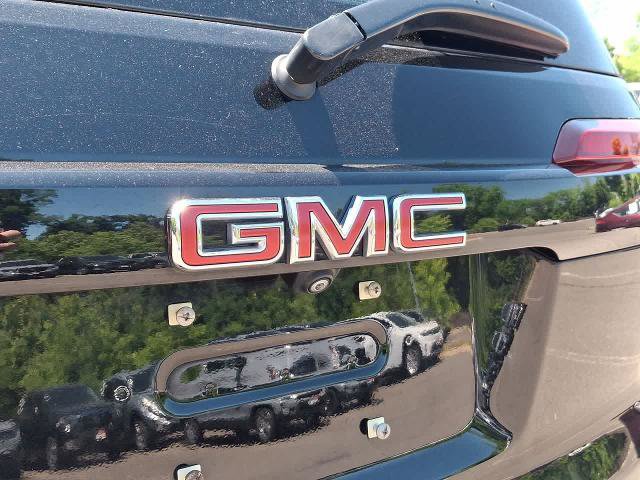 Used 2023 GMC Acadia SLE w/ Driver Convenience Package FWD image 28
